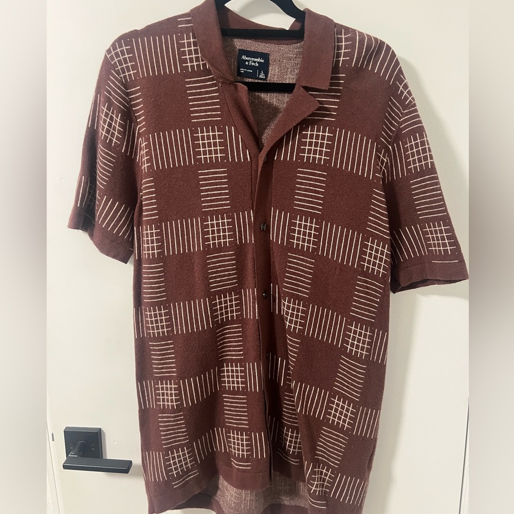 Men’s Abercrombie Brown top